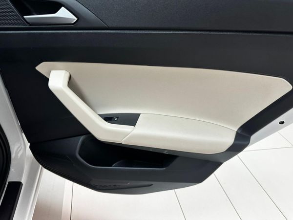 2024-Volkswagen-Polo-16-Classic-Auto image:18