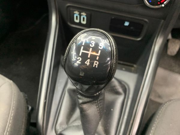 2020-Ford-EcoSport-15-TDCi-Ambiente image:13