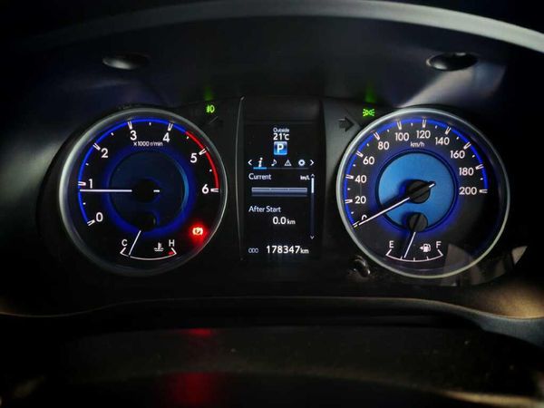 2018-Toyota-Hilux-28-GD-6-Raised-Body-Raider-Extra-Cab-Auto image:13