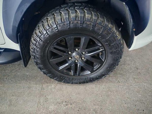 2018-Toyota-Hilux-28-GD-6-Raised-Body-Raider-Extra-Cab-Auto image:4