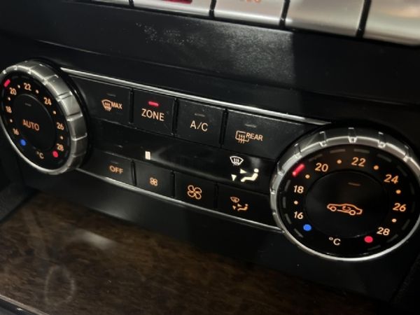 2013-Mercedes-Benz-C-Class-C-200-BE-Classic-Auto image:14