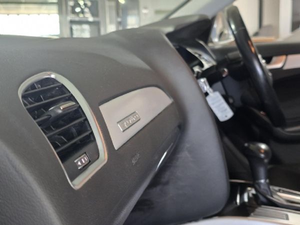 2016-Audi-A4-Allroad-20-TDI-quattro-Auto image:12