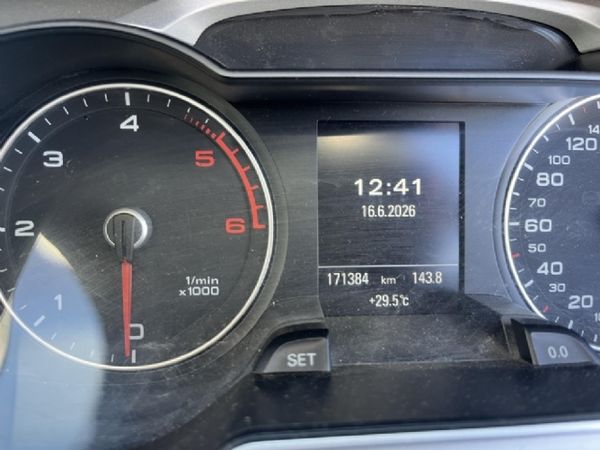 2016-Audi-A4-Allroad-20-TDI-quattro-Auto image:19