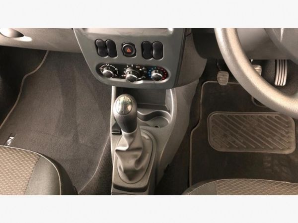 2021-Nissan-NP200-16-AC-Safety-Pack image:10