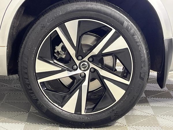2023-Volvo-XC90-B5-R-Design-AWD image:6