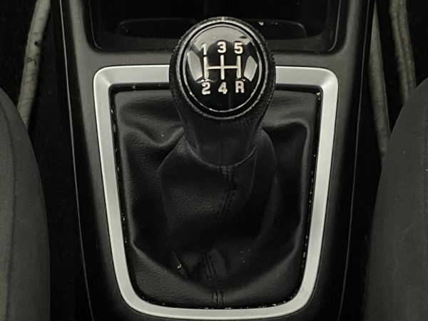 2023-Suzuki-Swift-12-GLX image:10