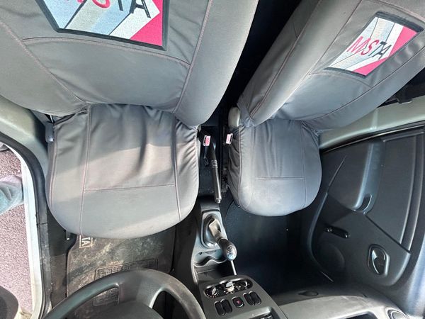 2012-Nissan-NP200-16 image:7