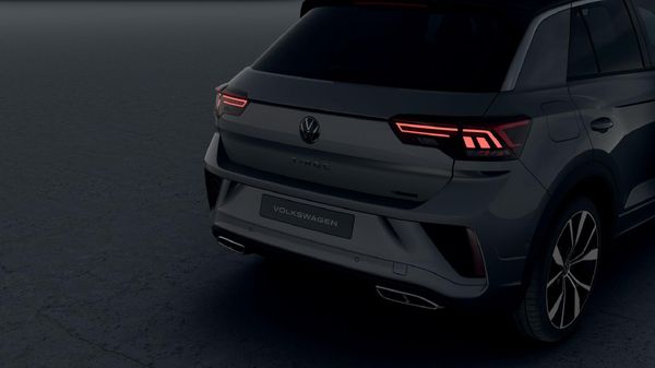 2026-Volkswagen-T-Roc-20-TSI-4M-R-Line-Auto image:5