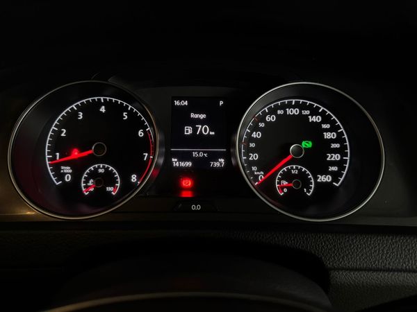 2018-Volkswagen-Golf-VII-14-TSI-Comfortline-Auto image:14