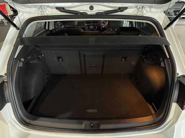 2018-Volkswagen-Golf-VII-14-TSI-Comfortline-Auto image:16