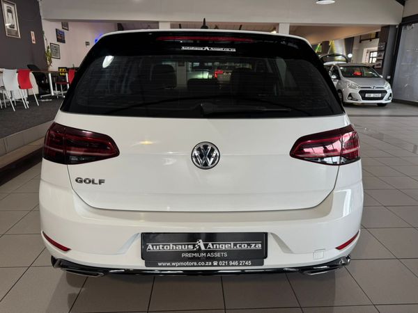 2018-Volkswagen-Golf-VII-14-TSI-Comfortline-Auto image:4