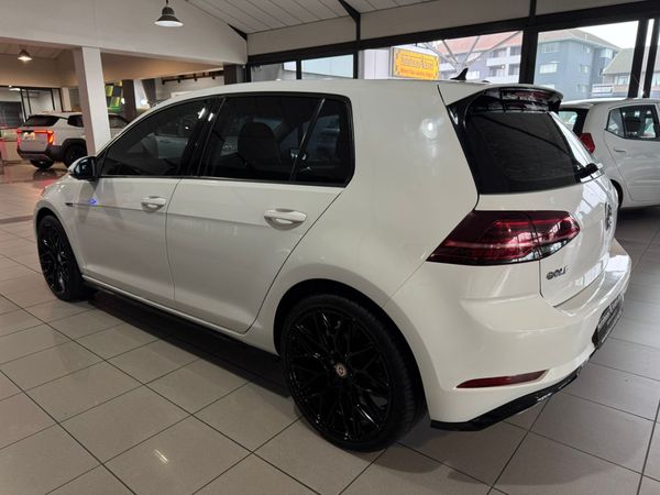 2018-Volkswagen-Golf-VII-14-TSI-Comfortline-Auto image:5