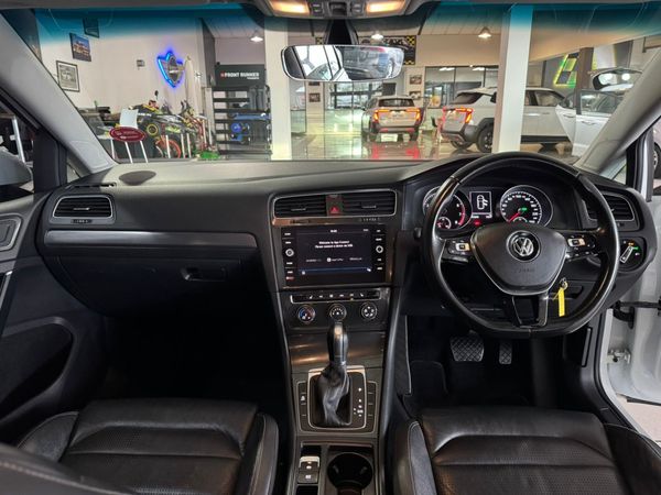 2018-Volkswagen-Golf-VII-14-TSI-Comfortline-Auto image:6