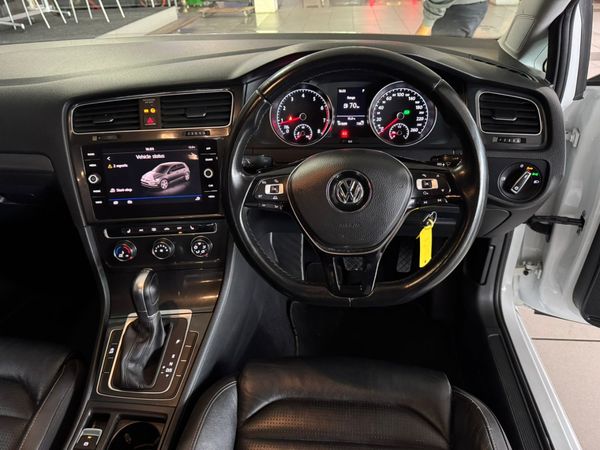 2018-Volkswagen-Golf-VII-14-TSI-Comfortline-Auto image:7