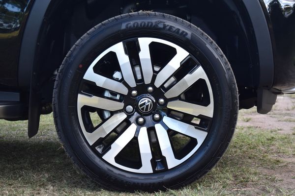 2026-Volkswagen-Amarok-30-TDI-V6-184kW-4Motion-Aventura-Auto-Double-Cab image:3