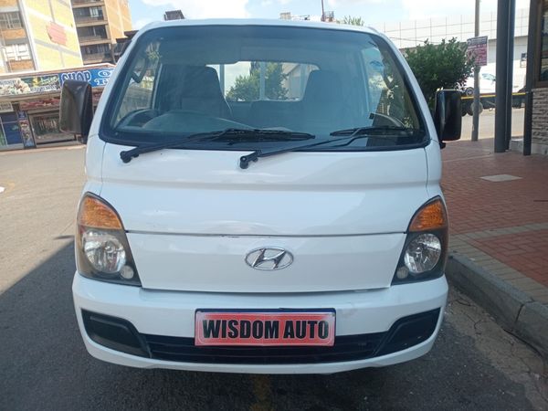 2009-Hyundai-H100-Bakkie-26i-D image:1