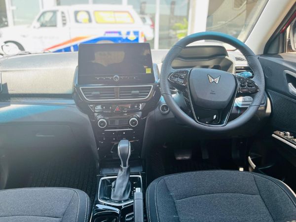 2026-Mahindra-XUV-3XO-12T-AX5-Auto image:11