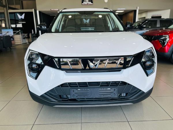 2026-Mahindra-XUV-3XO-12T-AX5-Auto image:14