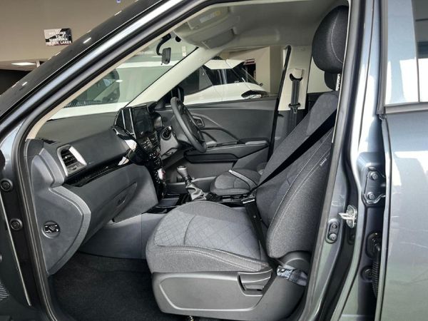 2026-Mahindra-XUV-3XO-12T-MX2 image:8