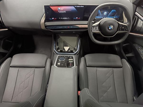 2025-BMW-X3-sDrive-20i-Pure-Design image:16