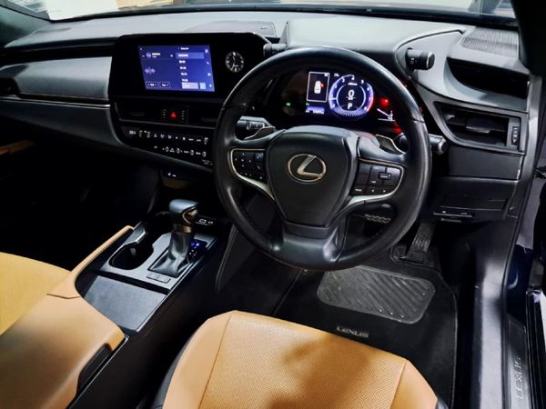 2023-Lexus-ES-250-EX image:10