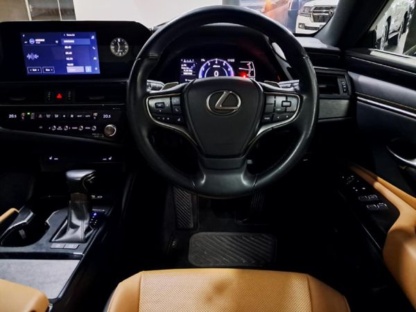 2023-Lexus-ES-250-EX image:11
