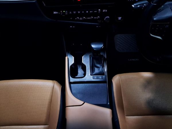 2023-Lexus-ES-250-EX image:15