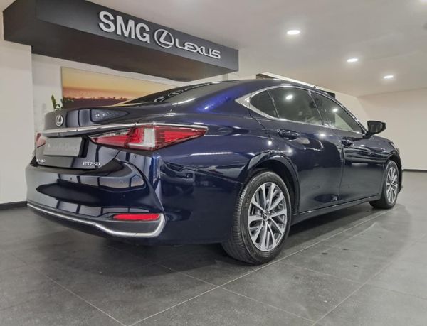 2023-Lexus-ES-250-EX image:1