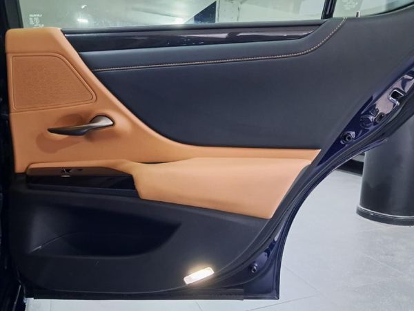 2023-Lexus-ES-250-EX image:23