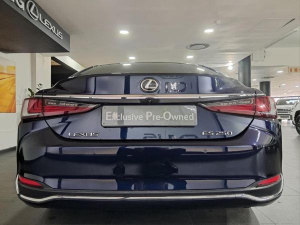 2023-Lexus-ES-250-EX image:4