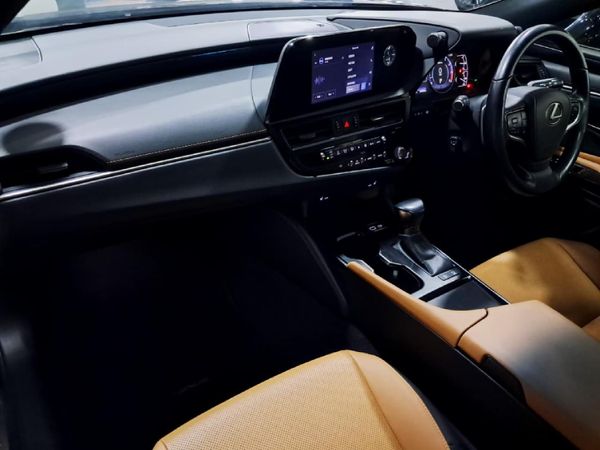 2023-Lexus-ES-250-EX image:7