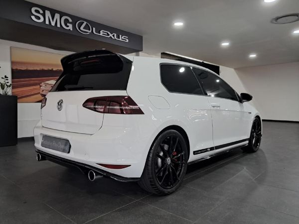 2017-Volkswagen-Golf-VII-GTI-20-TSI-Clubsport-S image:1