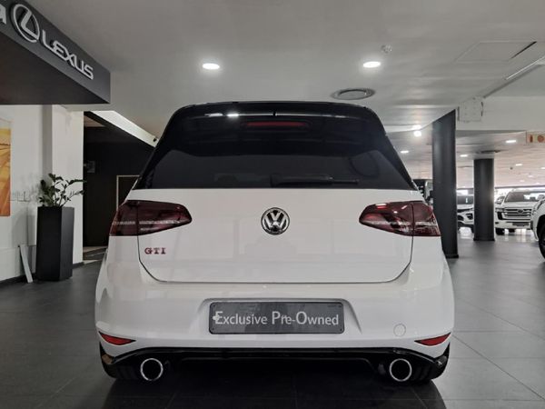 2017-Volkswagen-Golf-VII-GTI-20-TSI-Clubsport-S image:4