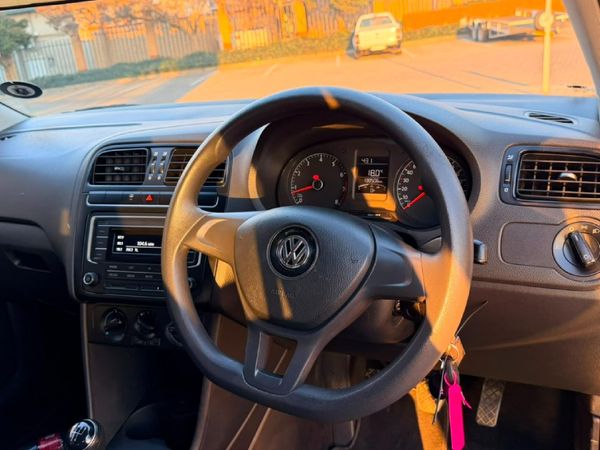 2020-Volkswagen-Polo-Vivo-14-Trendline-5-dr image:11