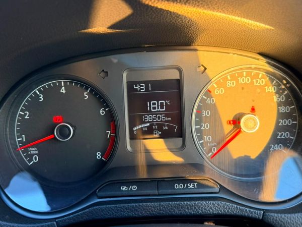 2020-Volkswagen-Polo-Vivo-14-Trendline-5-dr image:12