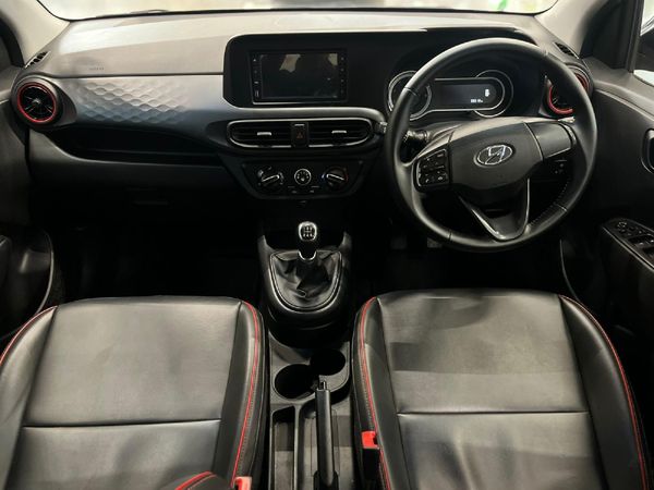 2021-Hyundai-Grand-i10-12-Fluid image:9