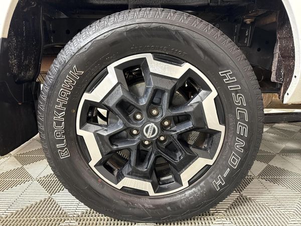 2021-Nissan-Navara-25-DDTi-LE-Plus-4X4-Auto-Double-Cab image:4