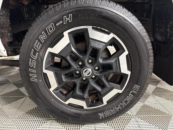 2021-Nissan-Navara-25-DDTi-LE-Plus-4X4-Auto-Double-Cab image:5