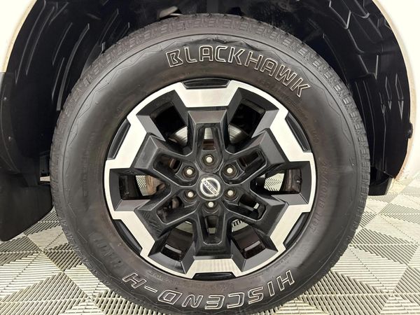 2021-Nissan-Navara-25-DDTi-LE-Plus-4X4-Auto-Double-Cab image:6