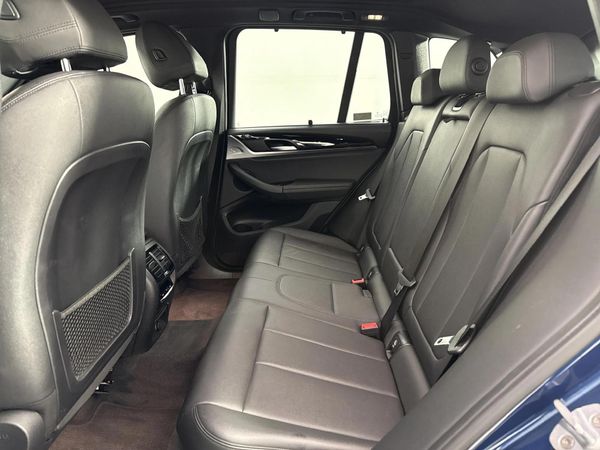 2019-BMW-X3-xDrive20d image:3