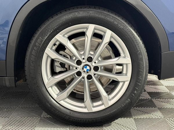 2019-BMW-X3-xDrive20d image:6