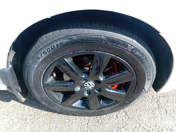 2014-Volkswagen-Polo-GP-12-TSI-Comfortline-66kW image:12
