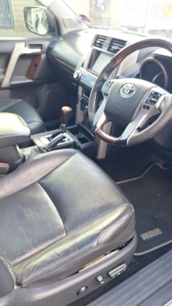2012-Toyota-Land-Cruiser-Prado-30-TDI-VX-Auto image:12