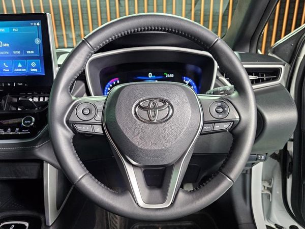 2025-Toyota-Corolla-Cross-18-XS image:10