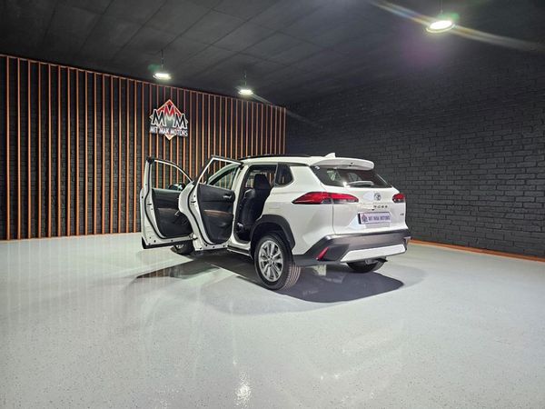 2025-Toyota-Corolla-Cross-18-XS image:23