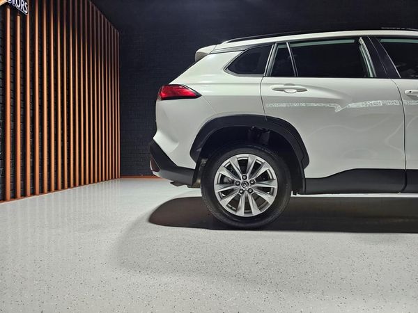 2025-Toyota-Corolla-Cross-18-XS image:27
