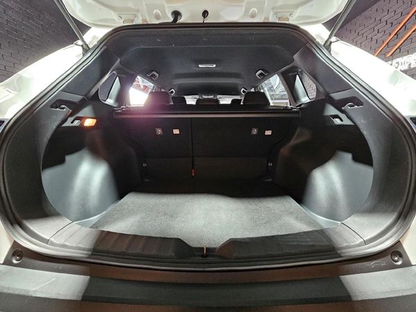 2025-Toyota-Corolla-Cross-18-XS image:29