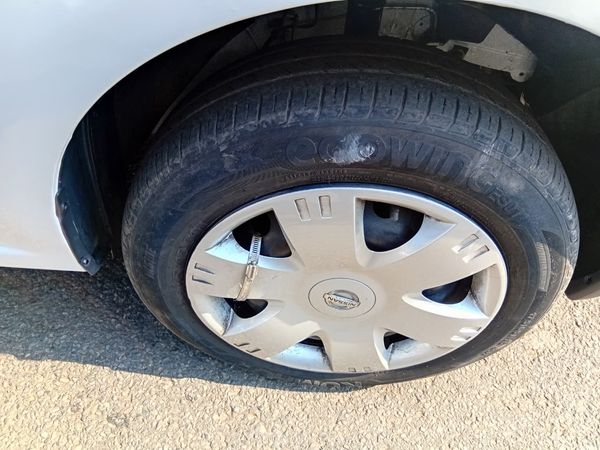 2017-Nissan-NP200-15-dCi-SE image:9