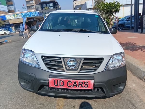 2017-Nissan-NP200-15-dCi-SE image:1