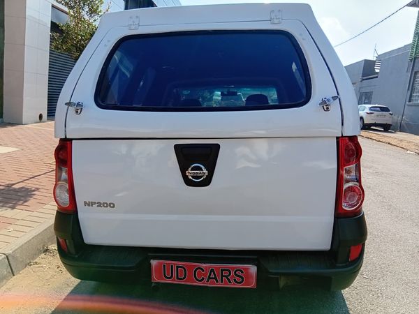 2017-Nissan-NP200-15-dCi-SE image:4